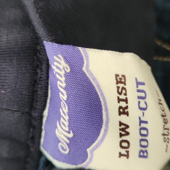 Old Navy Low-Rise Bootcut Maternity Pants - Picture 11 of 12